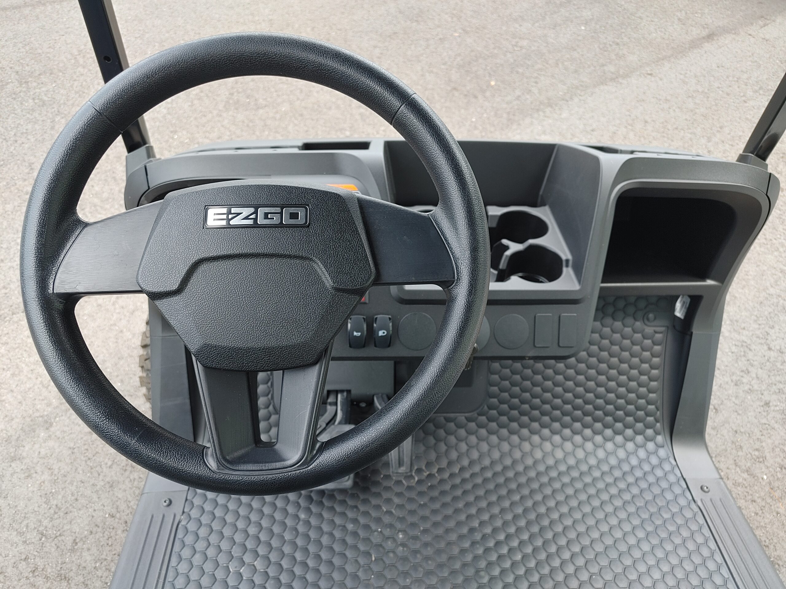 2026 EZGO VALOR GAS - BLOWOUT - Image 8