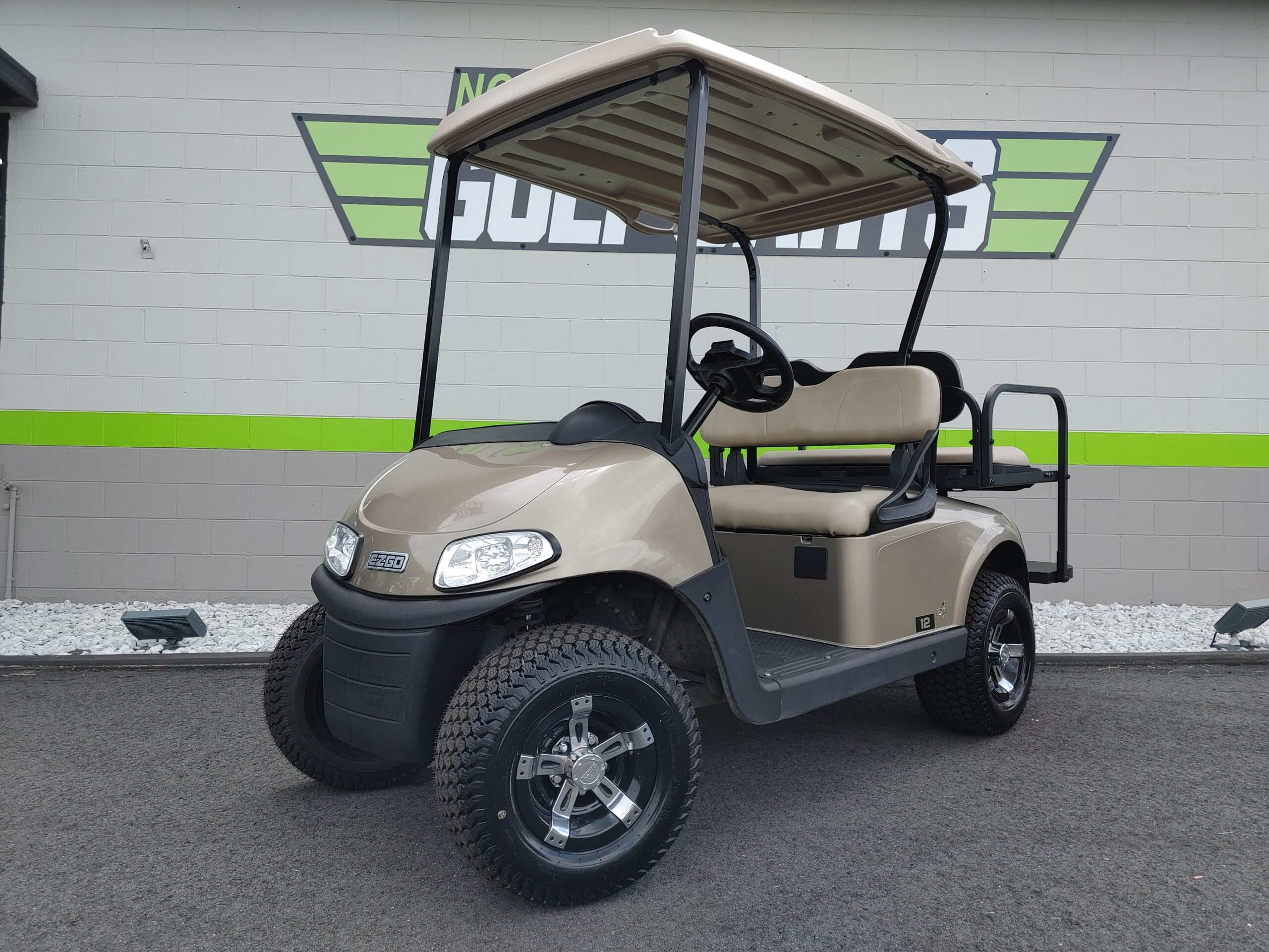 2021 EZGO RXV