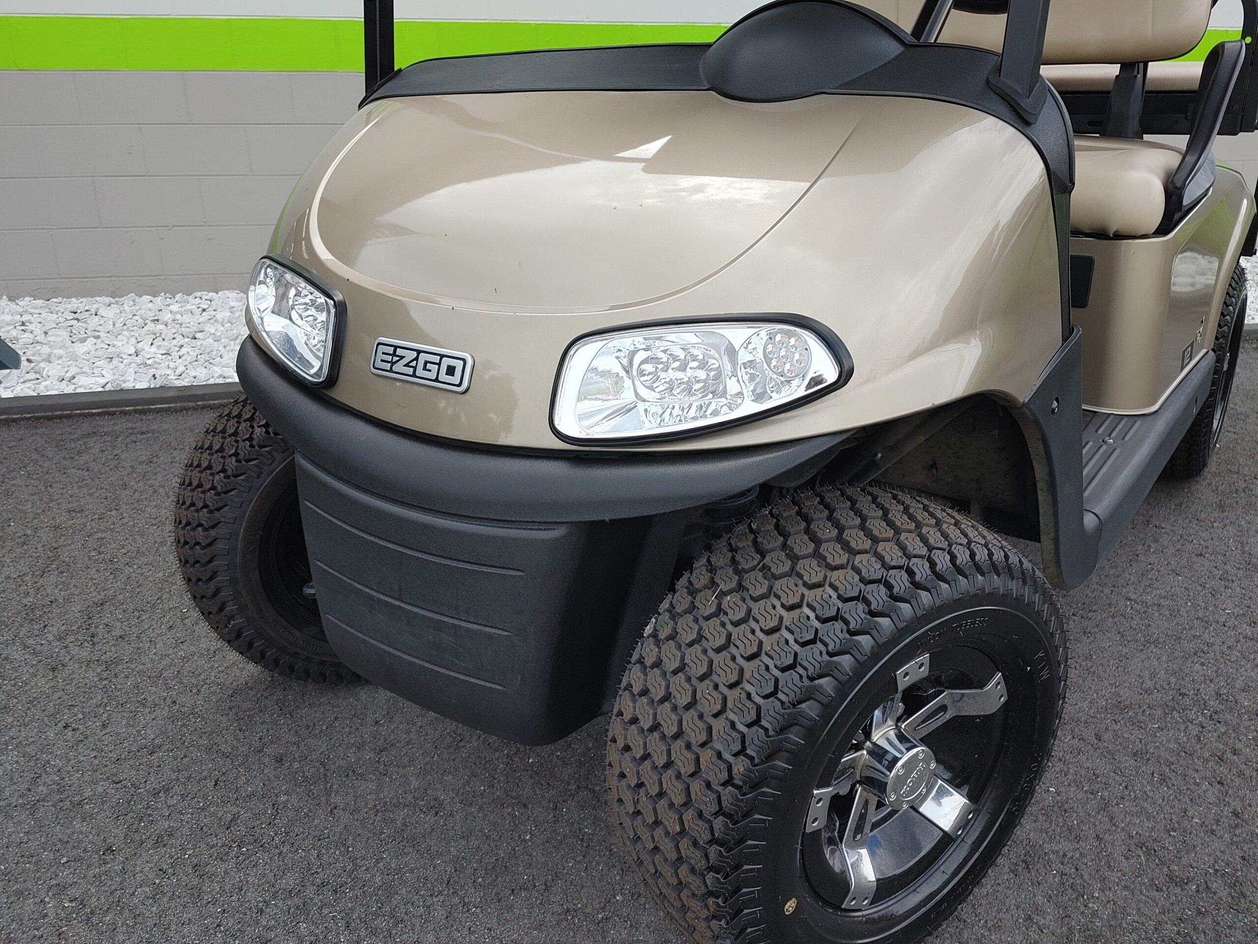 2021 EZGO RXV photo 6