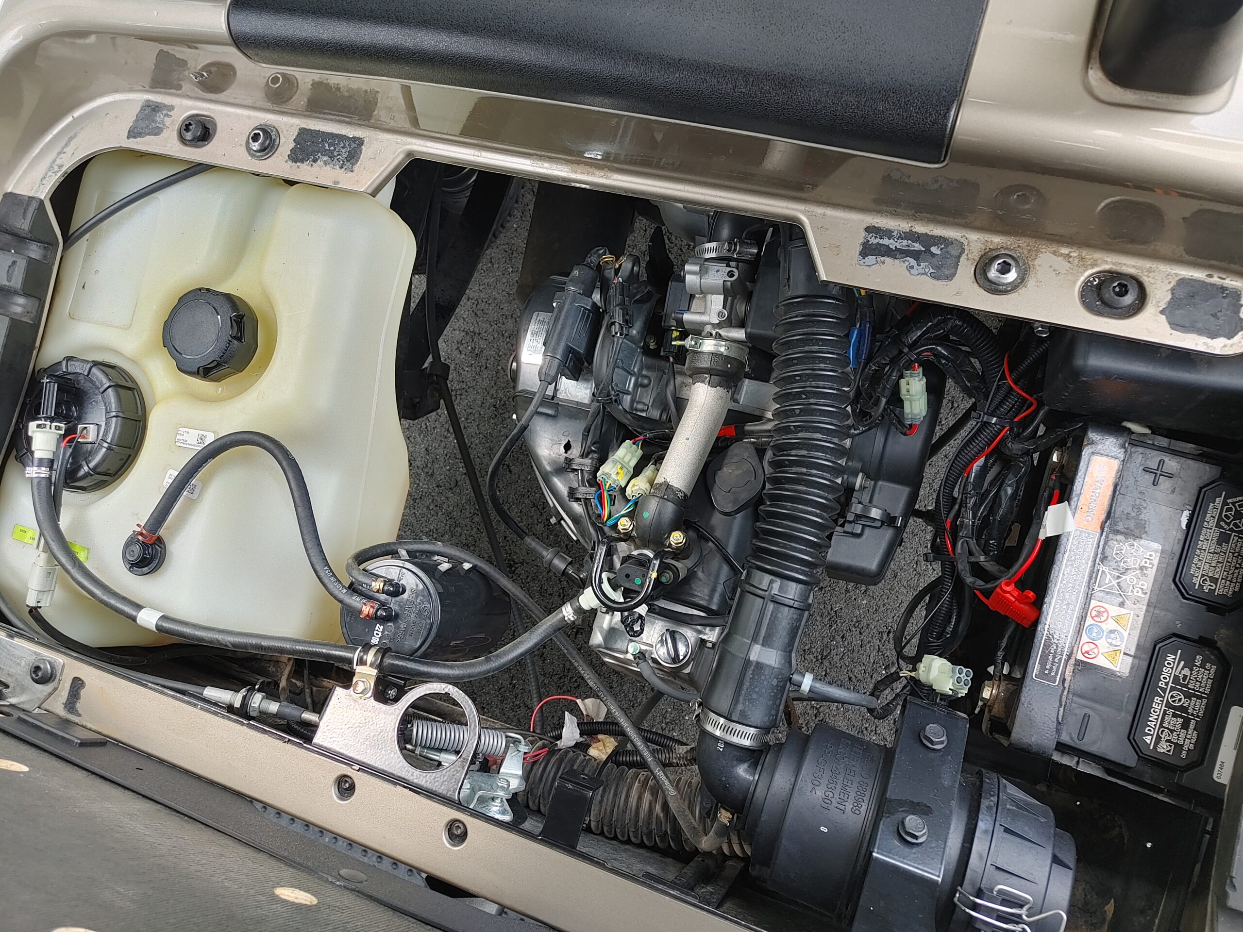 2021 EZGO RXV photo 4