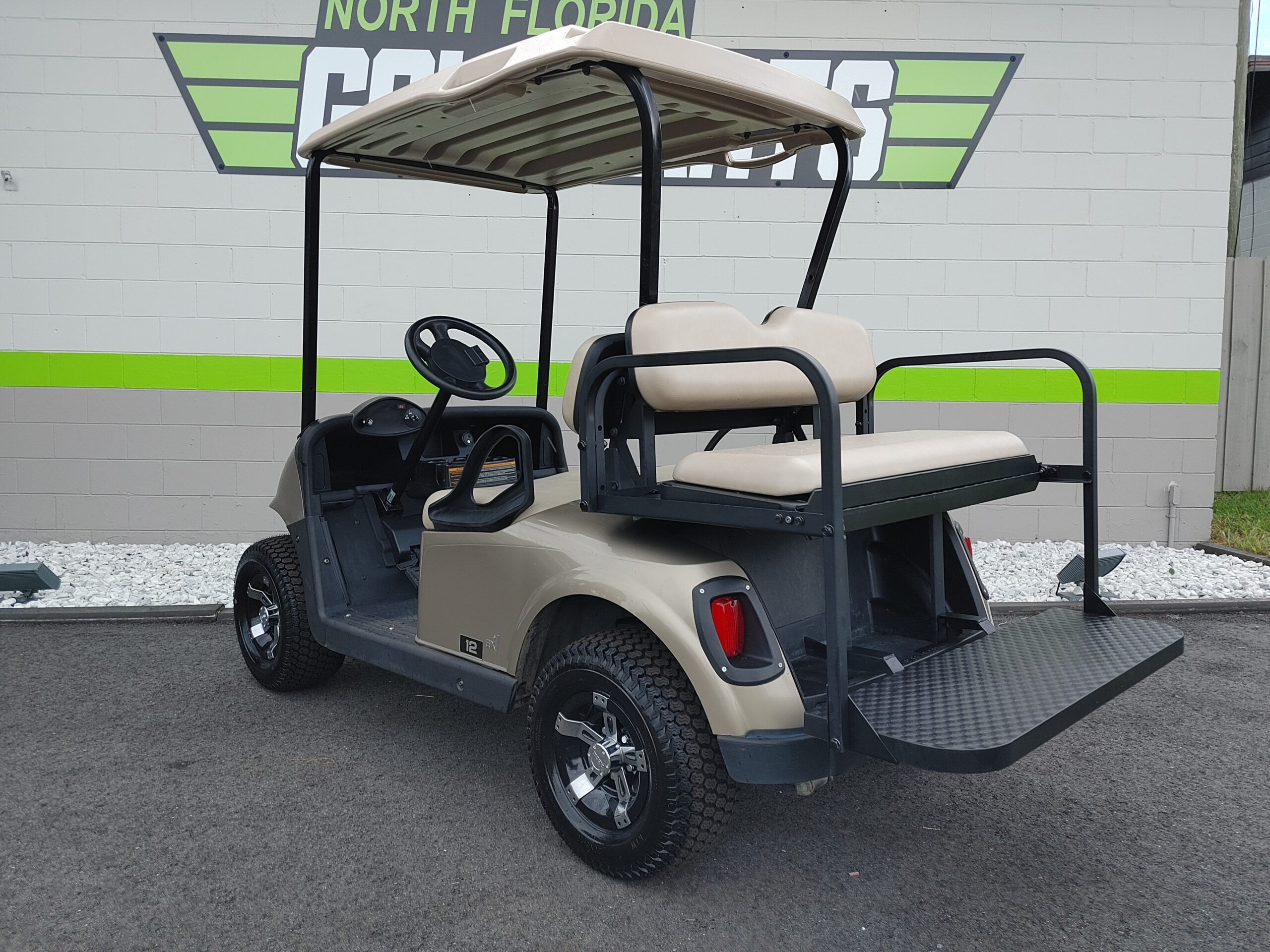 2021 EZGO RXV photo 2