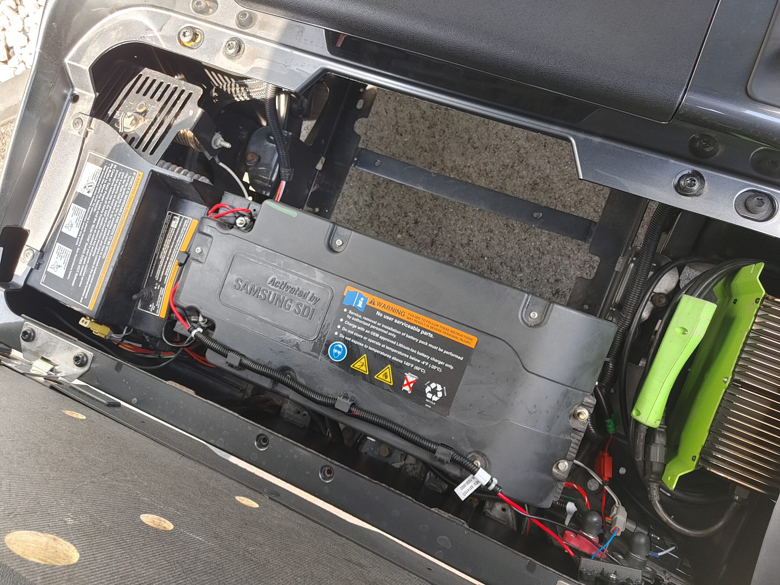 2021 EZGO RXV photo 2