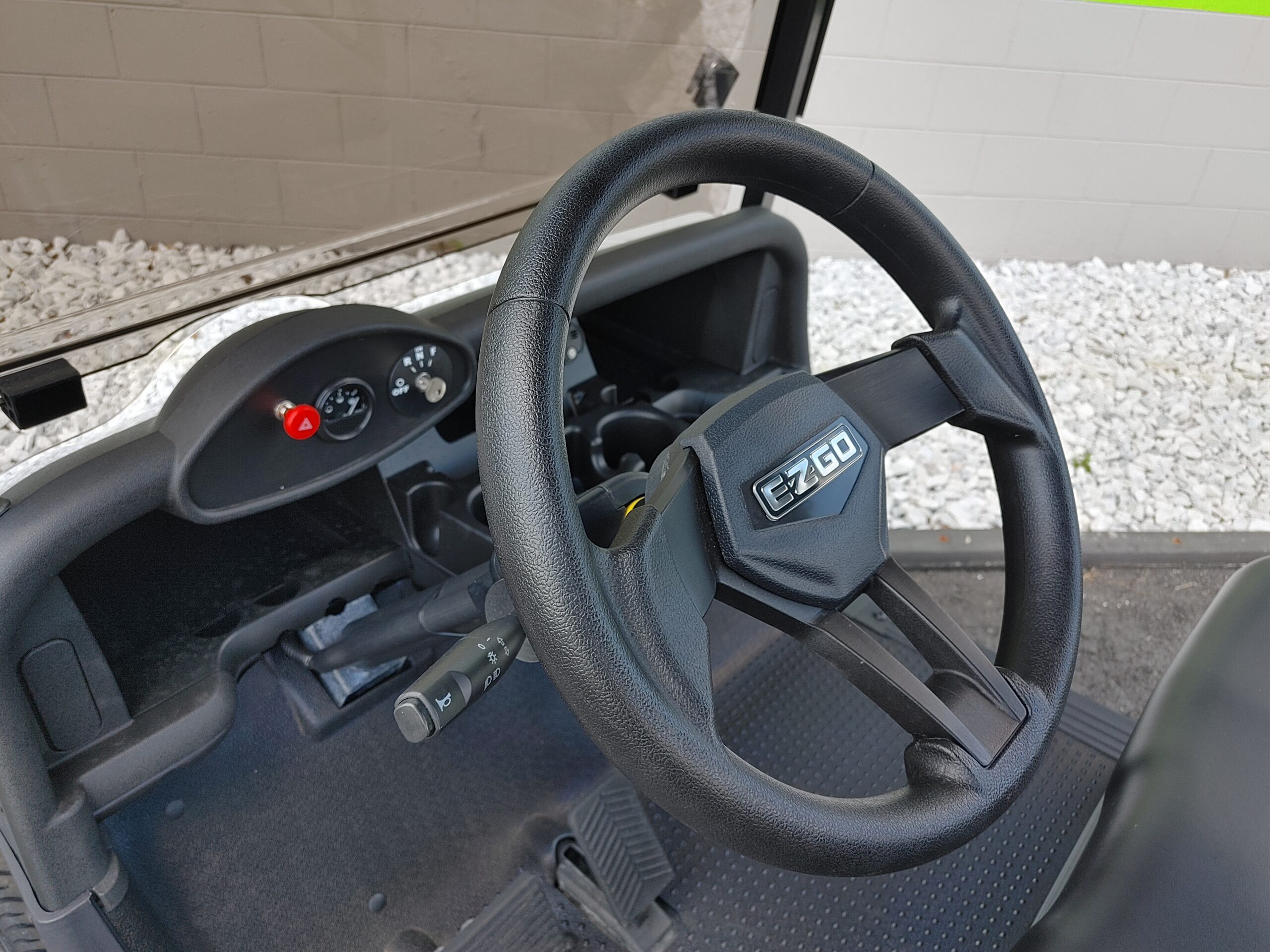 2021 EZGO RXV photo 6