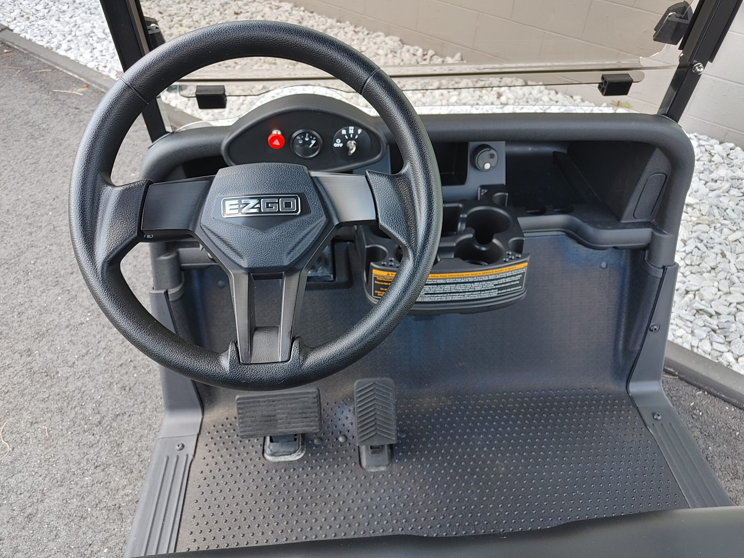 2021 EZGO RXV photo 5