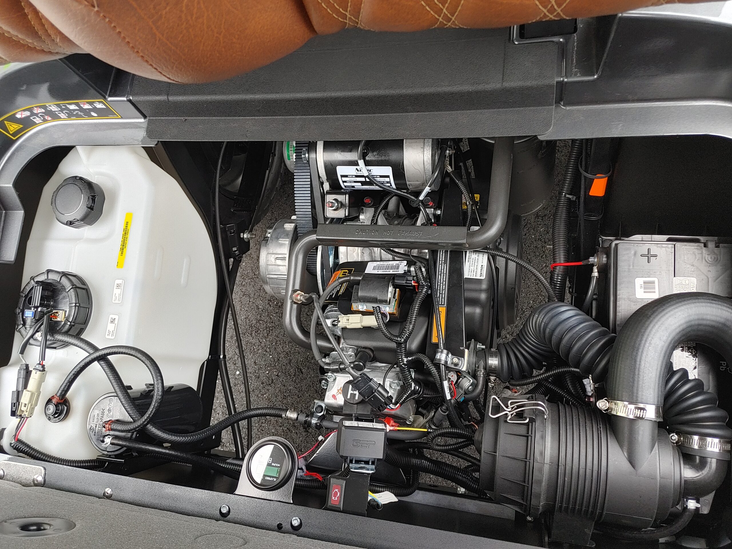 EZGO 2027 EXPRESS 6 - XTL GAS LIMO - Image 7