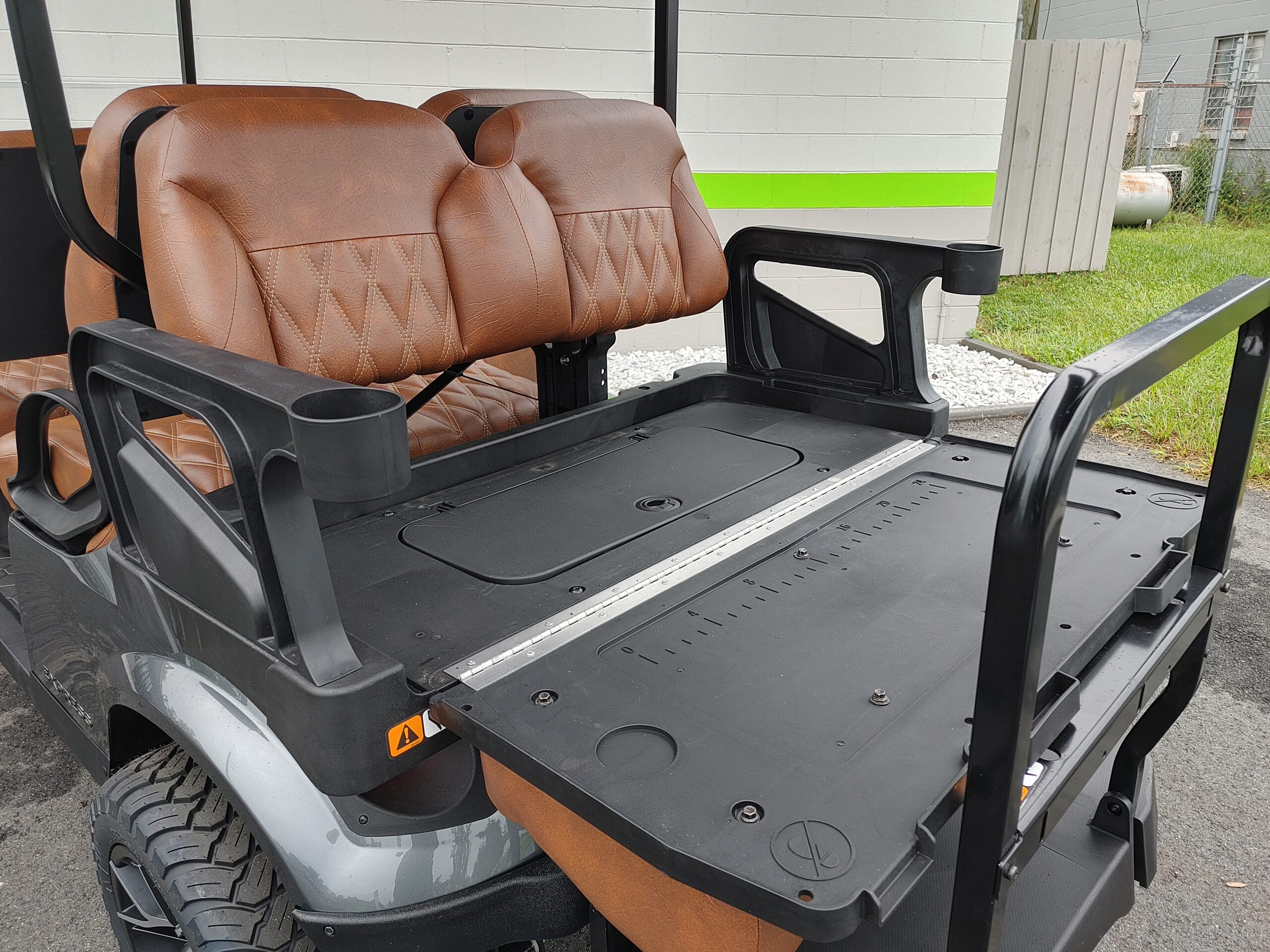 EZGO 2027 EXPRESS 6 - XTL GAS LIMO - Image 3